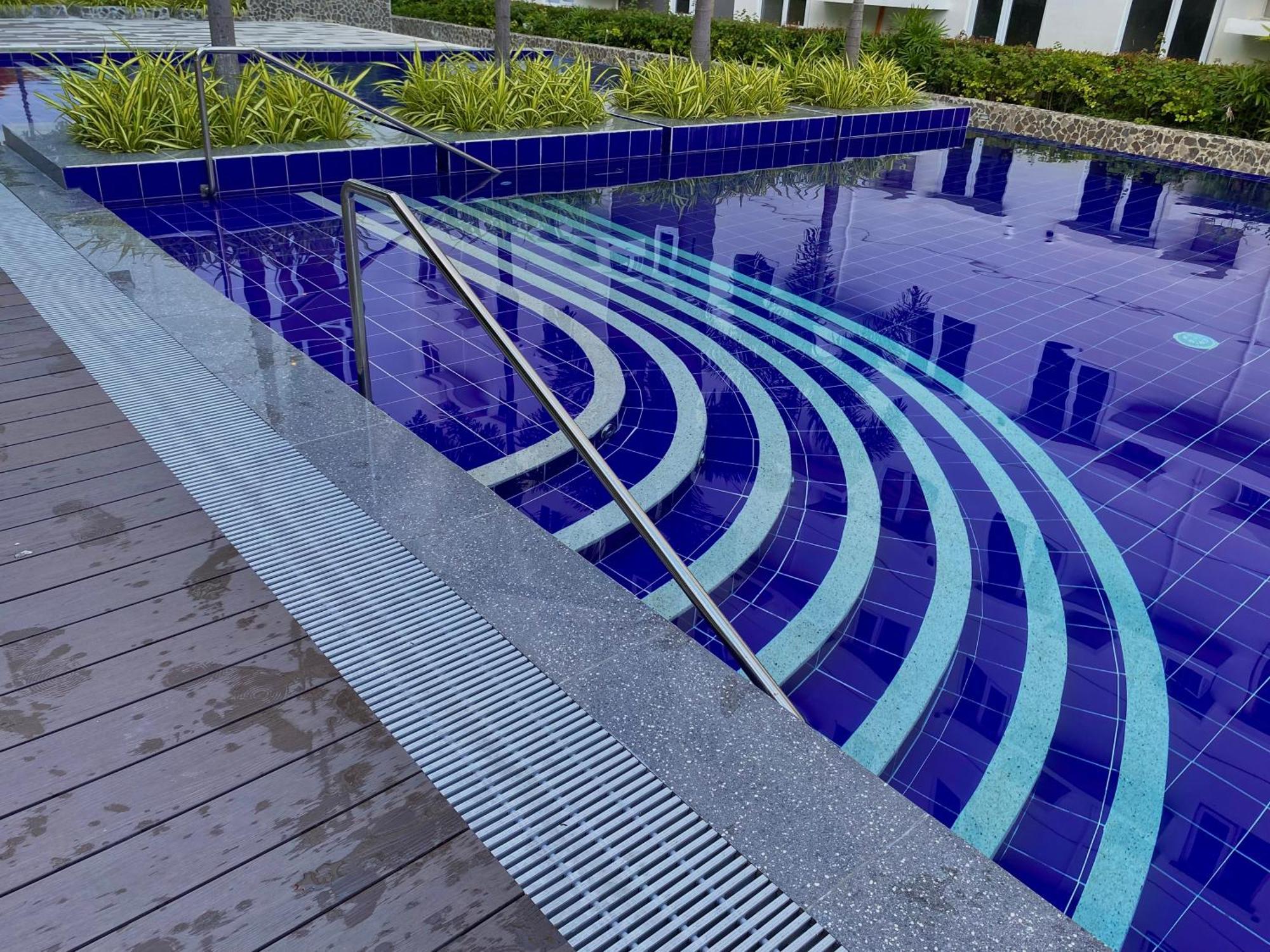 • Wifi Up To 100mbps • Pool • Netflix&chill *